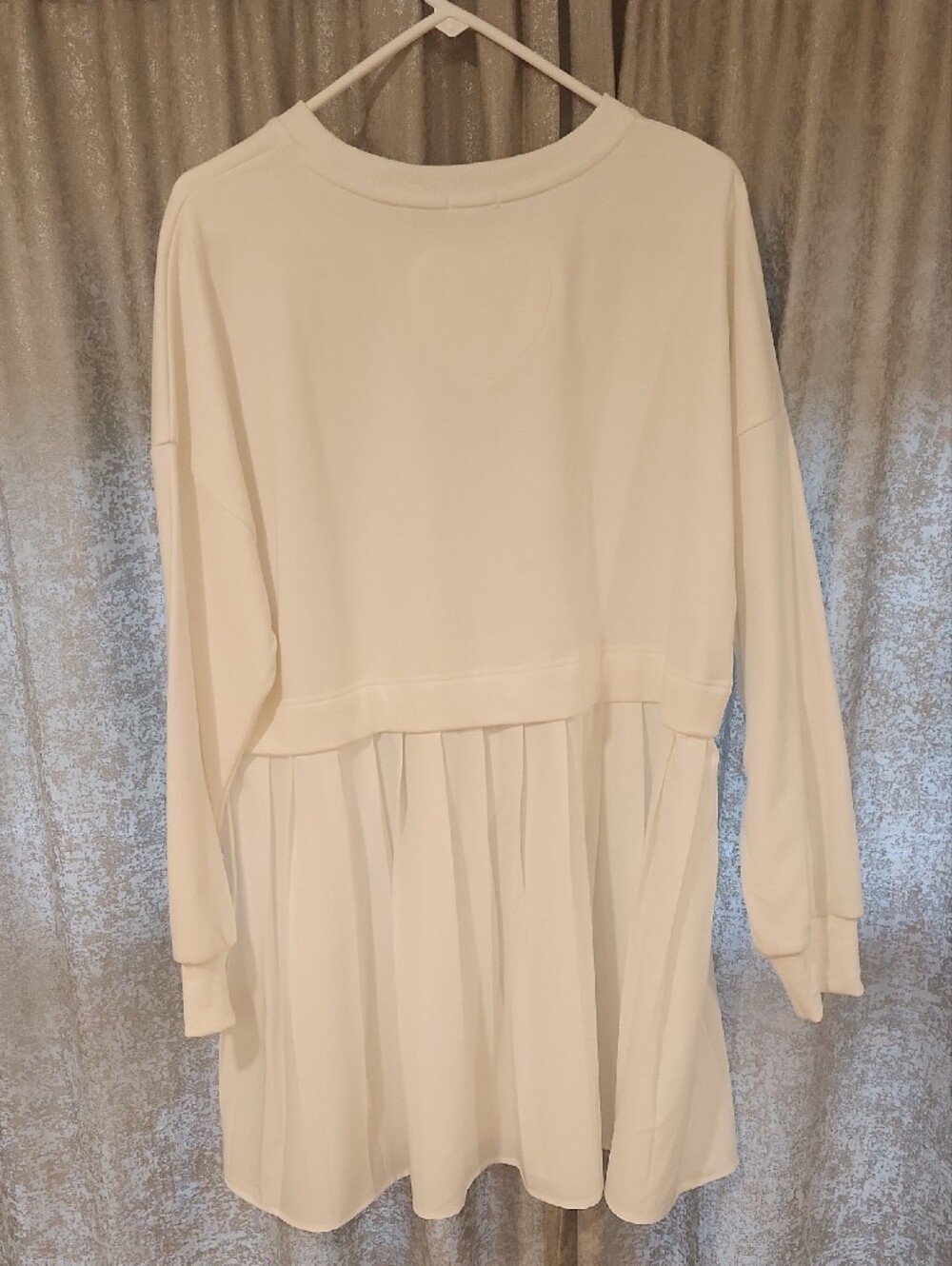 Oversized Sweatshirt - Picture 5 of 6